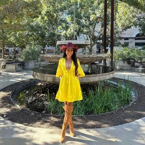 Zimmermann Linen A-Line Dress
• Yellow
• Ruffle & Cutout Accents
•